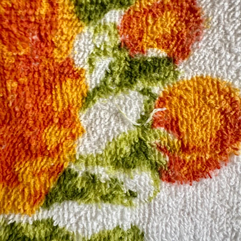 Vintage 70s Rose Floral Terry Cloth Bath Towel Fringed All Cotton Made in USA